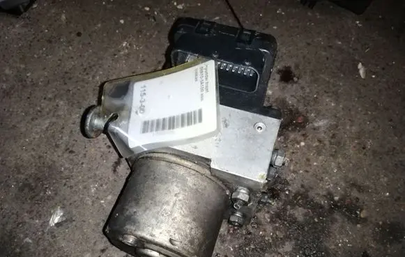 Hyundai Trajet ABS Pump 589103A100