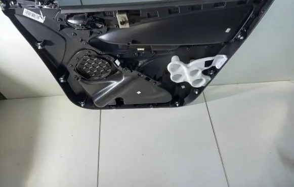 Renault Zoe Front door card panel trim