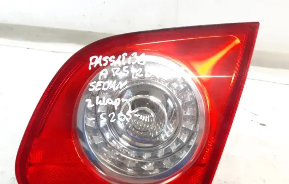 Volkswagen PASSAT B6 Tailgate rear/tail lights