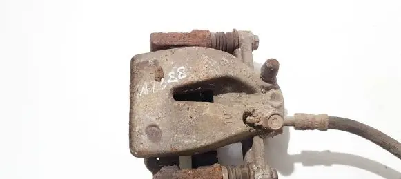 Toyota Avensis T250 Rear brake caliper y01340