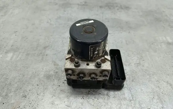 Volkswagen Transporter - Caravelle T5 ABS Pump