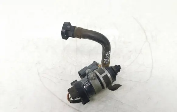 Honda CR-V Headlight washer pump 22613