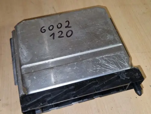 Volvo V70 Engine control unit/module 08667710A