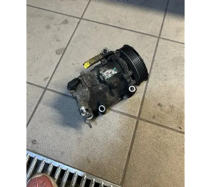 Peugeot 208 Air conditioning (A/C) compressor (pump) 9678656080