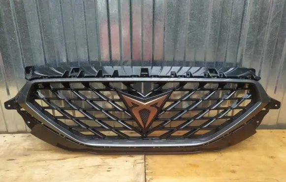 Cupra Formentor Front bumper upper radiator grill 5FF853651C