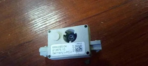 BMW 6 E63 E64 Aerial antenna amplifier 6990090