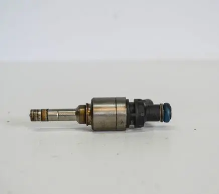Audi A5 8T 8F Fuel injector 06H906036B