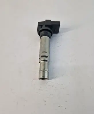 Volkswagen Touran I High voltage ignition coil 036905715E