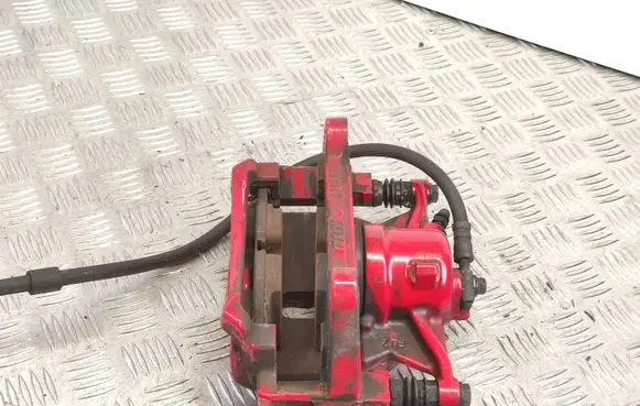 Volkswagen Polo VI Front brake caliper