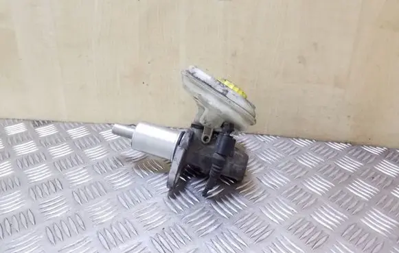 Audi A4 S4 B6 8E 8H Master brake cylinder 9304125000 8E0611301E