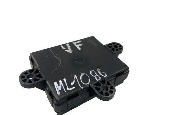 Volvo V40 Door control unit/module AV6N14C235BB AV6N14C064AE