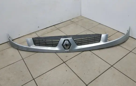 Renault Kangoo I Front bumper upper radiator grill 8200150629