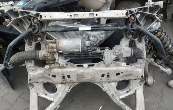 BMW 5 G30 G31 Front subframe 6861106