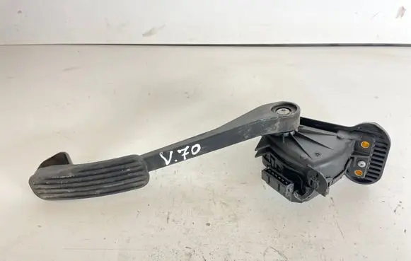 Volvo V70 Accelerator throttle pedal 30666659