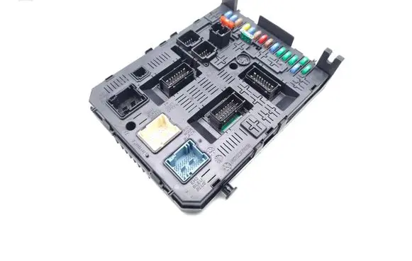 Peugeot RCZ Fuse module 281164872