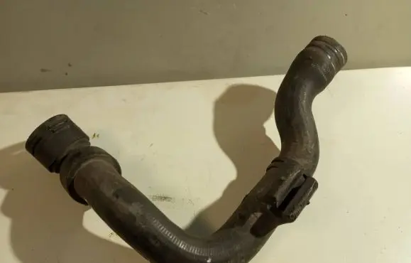 Volkswagen PASSAT B5.5 Engine coolant pipe/hose 8D0121101AD
