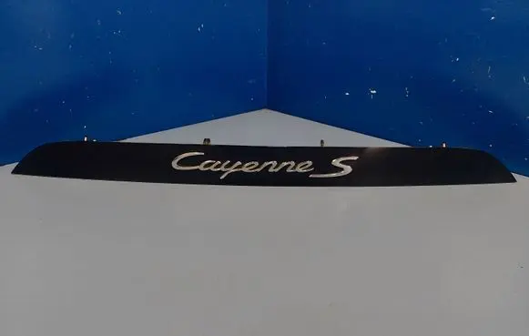 Porsche Cayenne (9Y0 9Y3) Trunk door license plate light bar 9Y0827574B