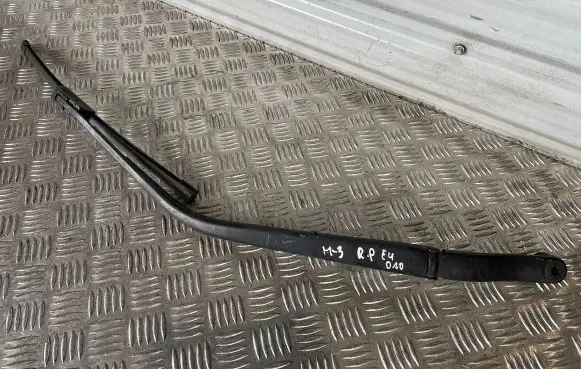 Windshield/front glass wiper blade