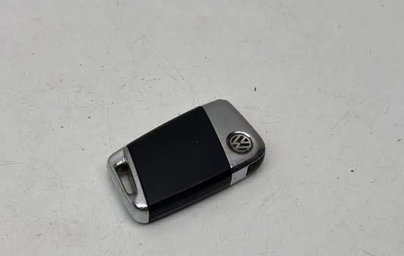 Volkswagen PASSAT B8 Ignition key/card 490K0M05
