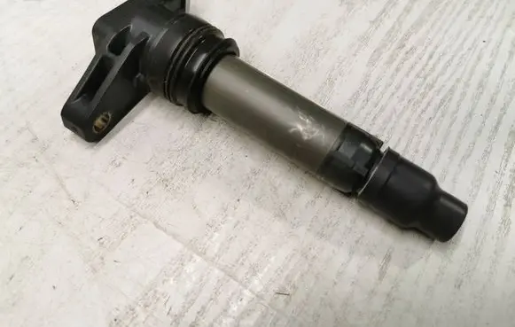 High voltage ignition coil