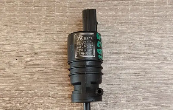 BMW M4 F82 F83 Windscreen/windshield washer pump 7302589 67127302589