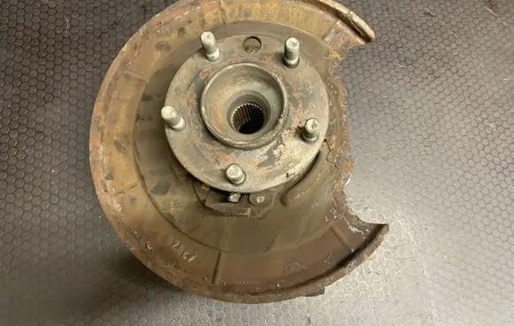 Jaguar XJ X300 Rear wheel hub