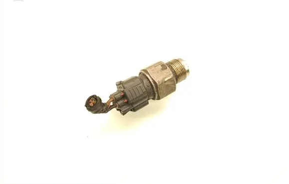 Toyota Avensis T270 Fuel pressure regulator 8944928050