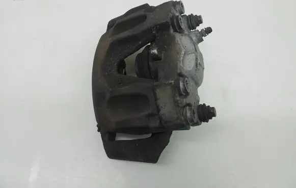 Mercedes-Benz E W212 Front brake caliper A2044213181