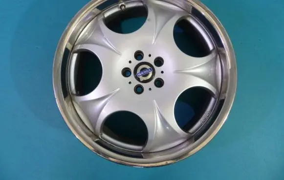 Volvo XC90 R20 alloy rim IMPRK823970