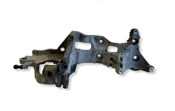 Audi Q3 8U Generator/alternator bracket 04L903143B