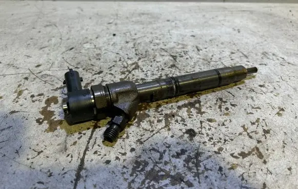 KIA Ceed Fuel injector 0445110320