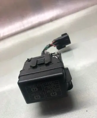 Mitsubishi Eclipse Cross Battery relay fuse 8565a162