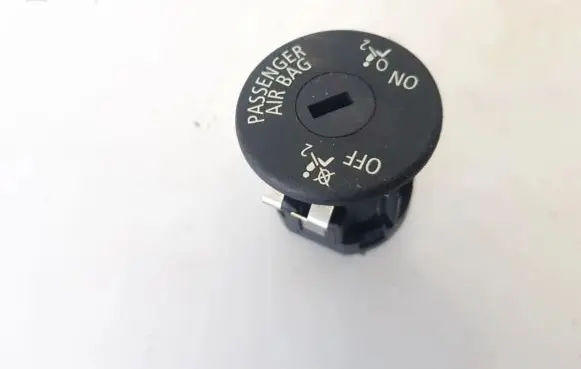 Passenger airbag on/off switch
