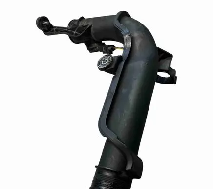 Volkswagen Tiguan Intercooler hose/pipe 1K0145770AE