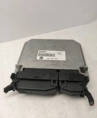 Volkswagen PASSAT B5 Engine control unit/module 3B0907557 02425001 640209