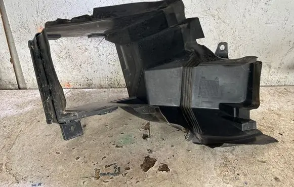 Citroen C5 Aircross Intercooler air channel guide 9836241780 0021