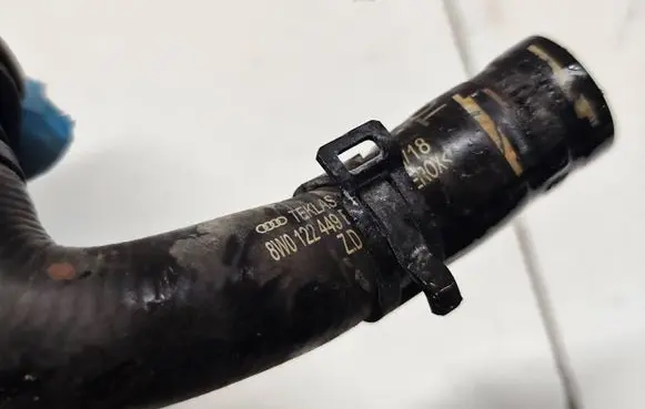 Audi A5 Engine coolant pipe/hose 8w0122449b