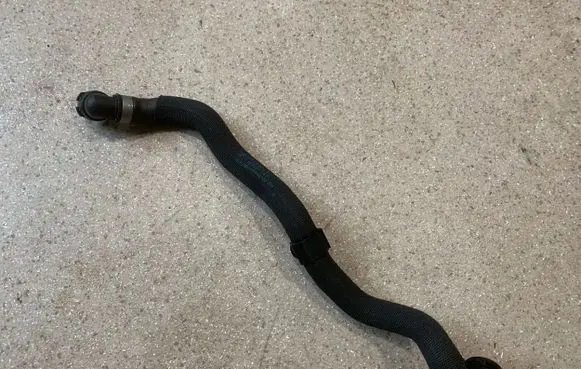 BMW 5 G30 G31 Engine coolant pipe/hose 9485279