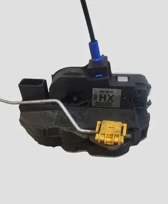 Opel Astra J Front door lock 13579515
