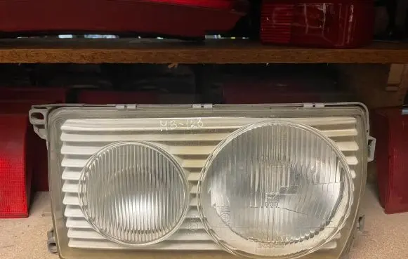 Mercedes-Benz W123 Headlight/headlamp 1305620204 1305235039