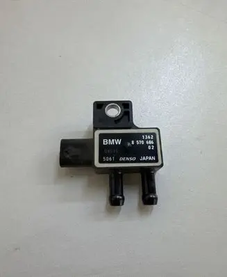 BMW 4 F32 F33 Exhaust gas pressure sensor 8570686 06U15 5061
