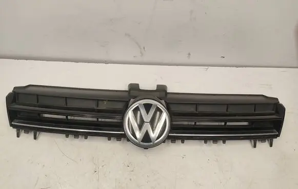 Volkswagen Golf VII Front bumper upper radiator grill 5G0853653E