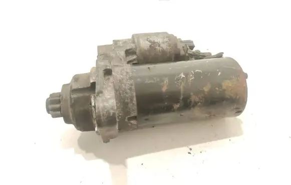 Volkswagen Golf V Starter motor 02Z911023