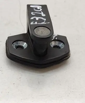 BMW 7 E32 Rear door lock loop/hook striker 