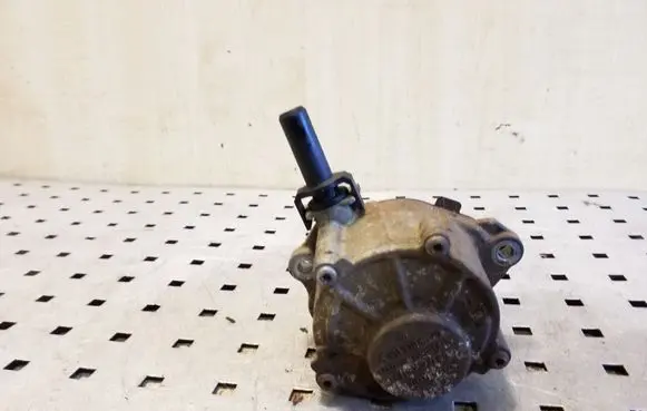Mercedes-Benz C W204 Vacuum pump A6512300165