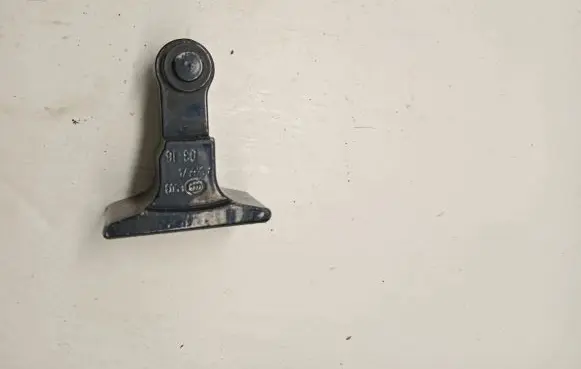 BMW 7 G11 G12 Front door upper hinge 7333059