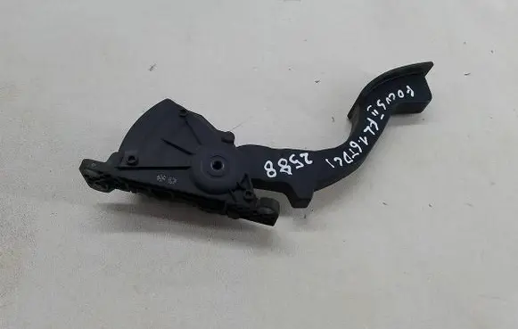 Ford Focus Accelerator throttle pedal 4M51-9F836-AK