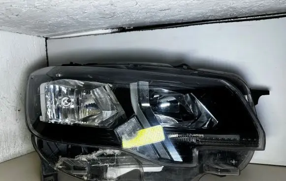 Peugeot Rifter Headlight/headlamp 90146195 9816826880