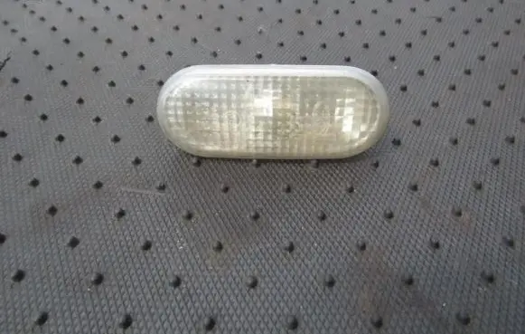 Volkswagen PASSAT B5 Front fender indicator light 1j5949117 484.34