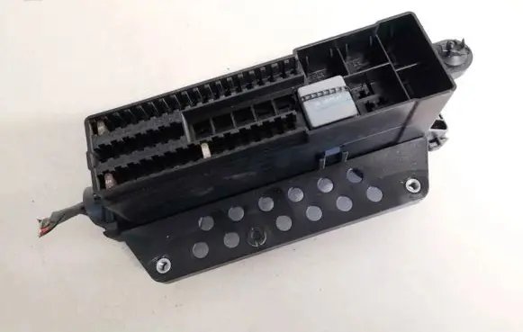 Ford Focus Fuse box set av6t14k131ac av6t-14k131-ac